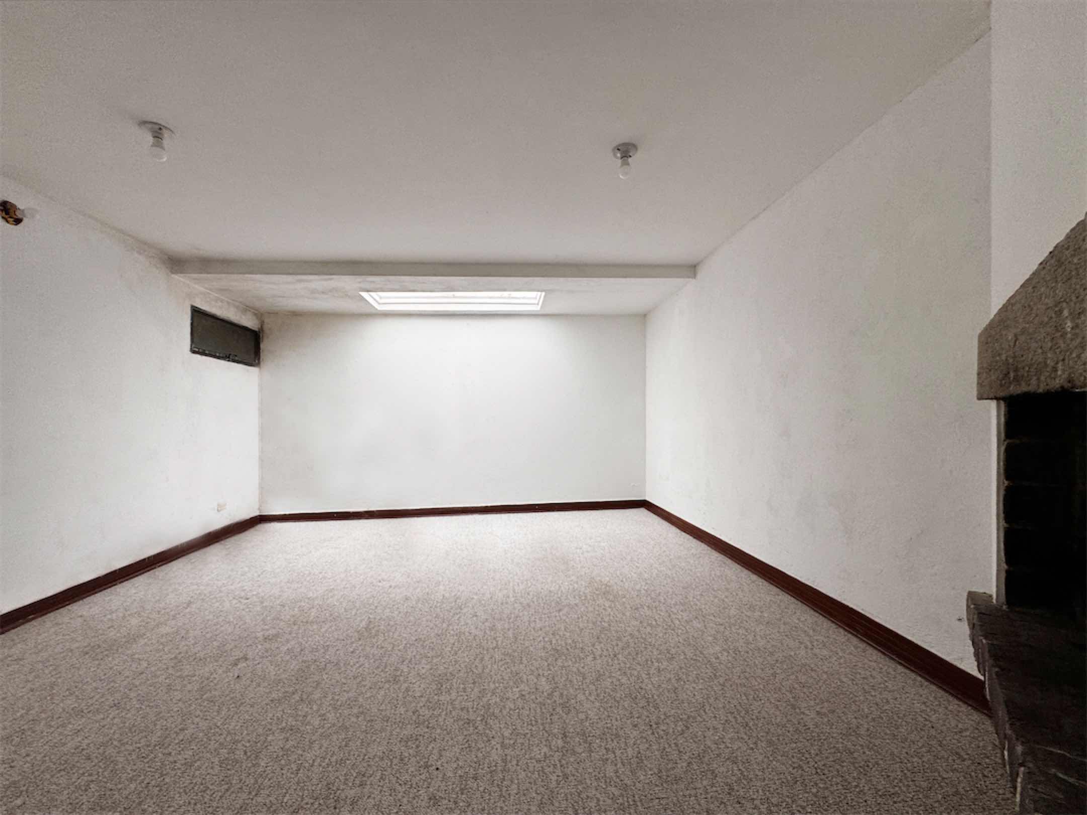 Linda casa con excelente potencial para remodelar / Bosques de La Calera – Cund.