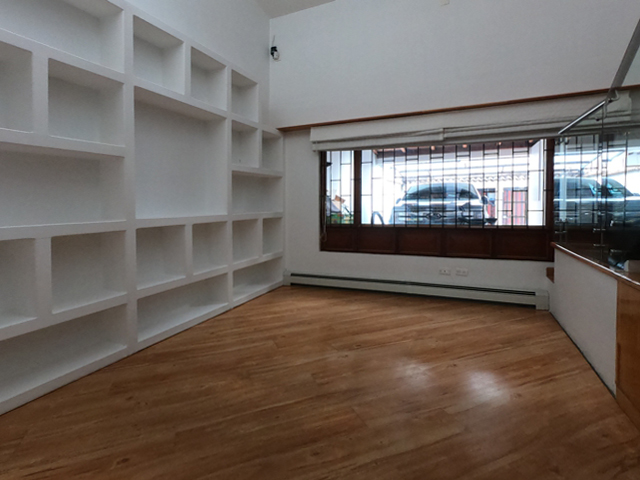 360 m² remodelados para vivir y/o trabajar desde casa, con 4 habitaciones – Antiguo Country