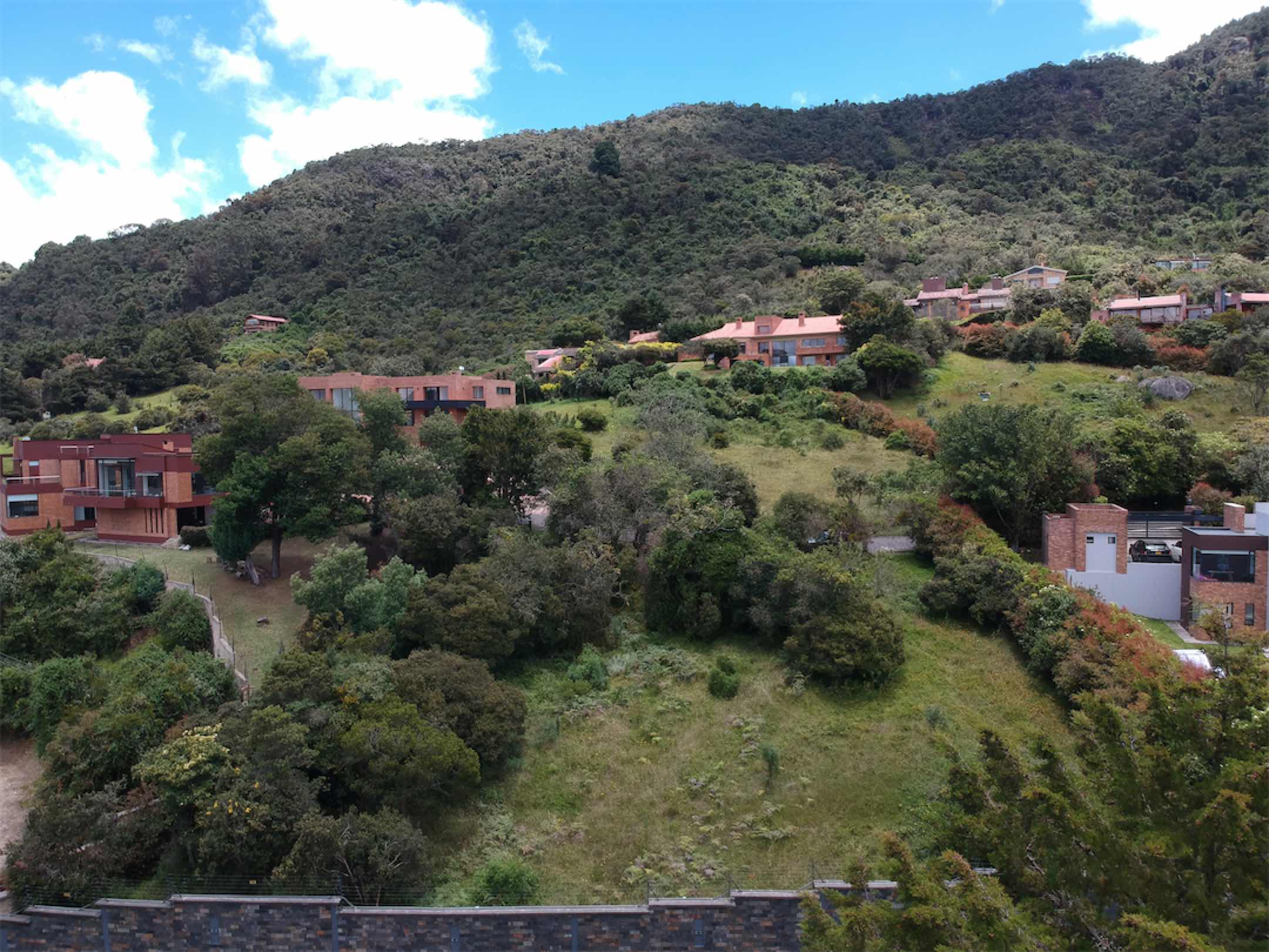 La oportunidad que buscabas para construir la casa de tus sueños. Conjunto Mirador del Lago, La Calera-Cund.