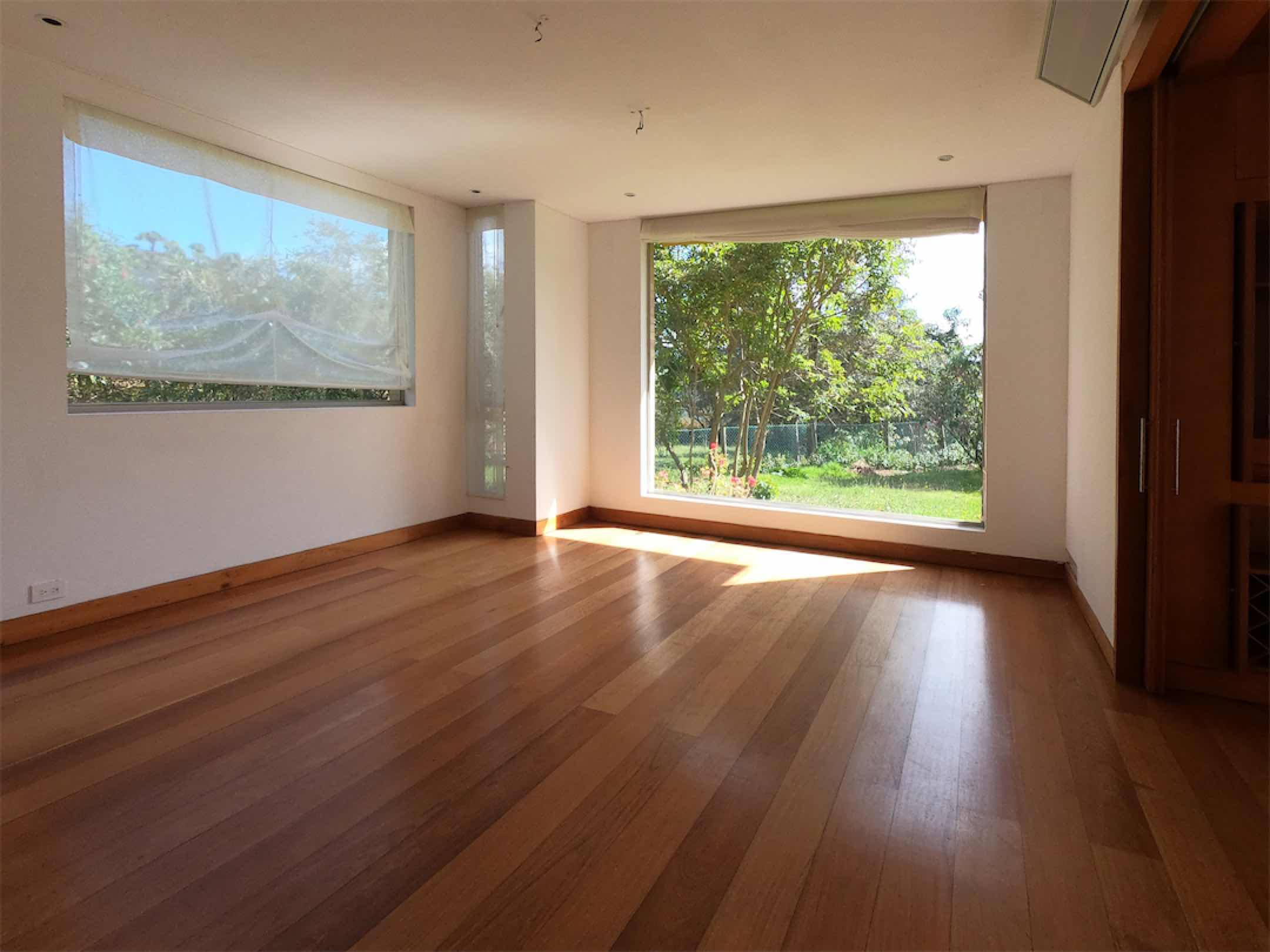 3 Comedor 1 Una de las casas más lindas de Sikasue, diseñada por arquitectos para sentirse como hogar